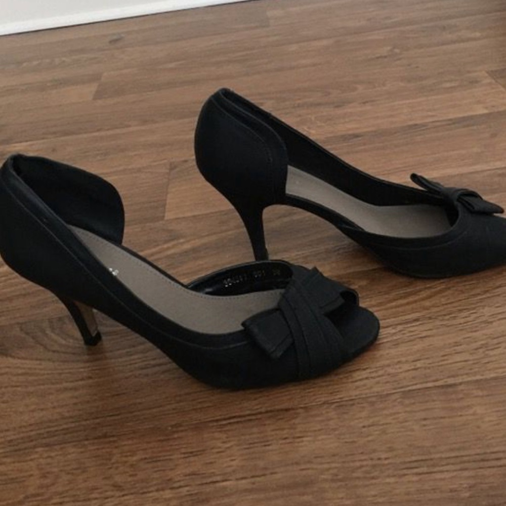 Black heels